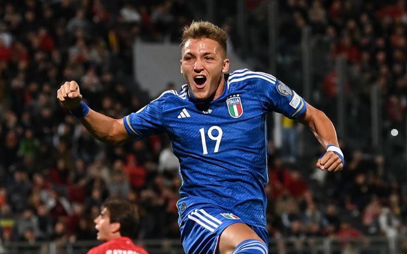 Trang phục thi đấu của đội bóng Ý có màu xanh "Azzurri"
