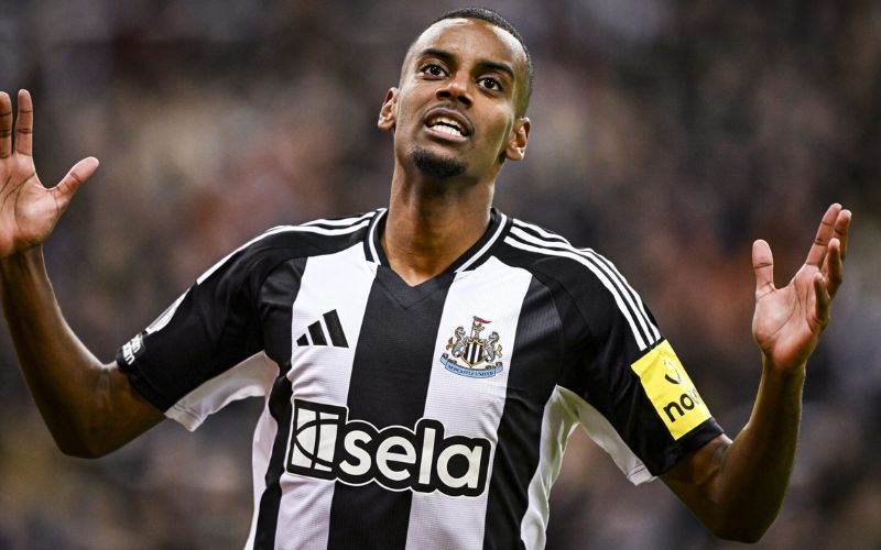 Áo đấu của Newcastle United với màu trắng đen với thể hiện sự mạnh mẽ kiên cường