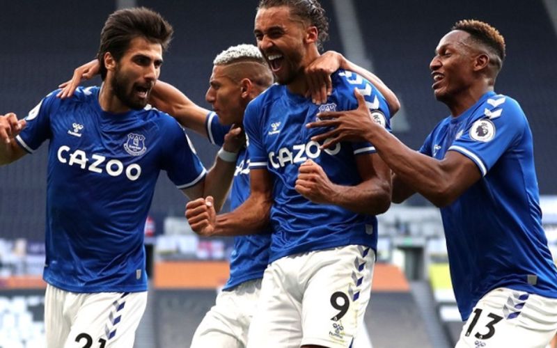 Đội hình Everton hiện tại mạnh mẽ, huấn luyện viên David Moyes dẫn dắt