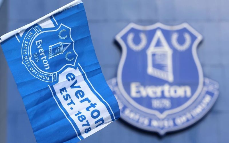Everton FC, thành lập năm 1878, là câu lạc bộ lâu đời của Anh