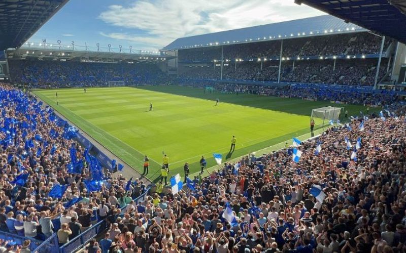 Goodison Park là sân nhà của Everton, nơi có cộng đồng CĐV nhiệt huyết